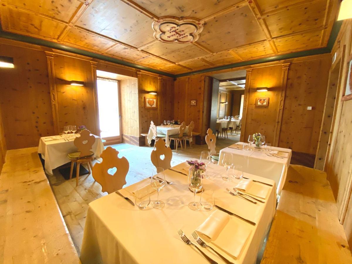 Ristorante Rifugio Ospitale Hotel Cortina dʼAmpezzo Eksteriør billede