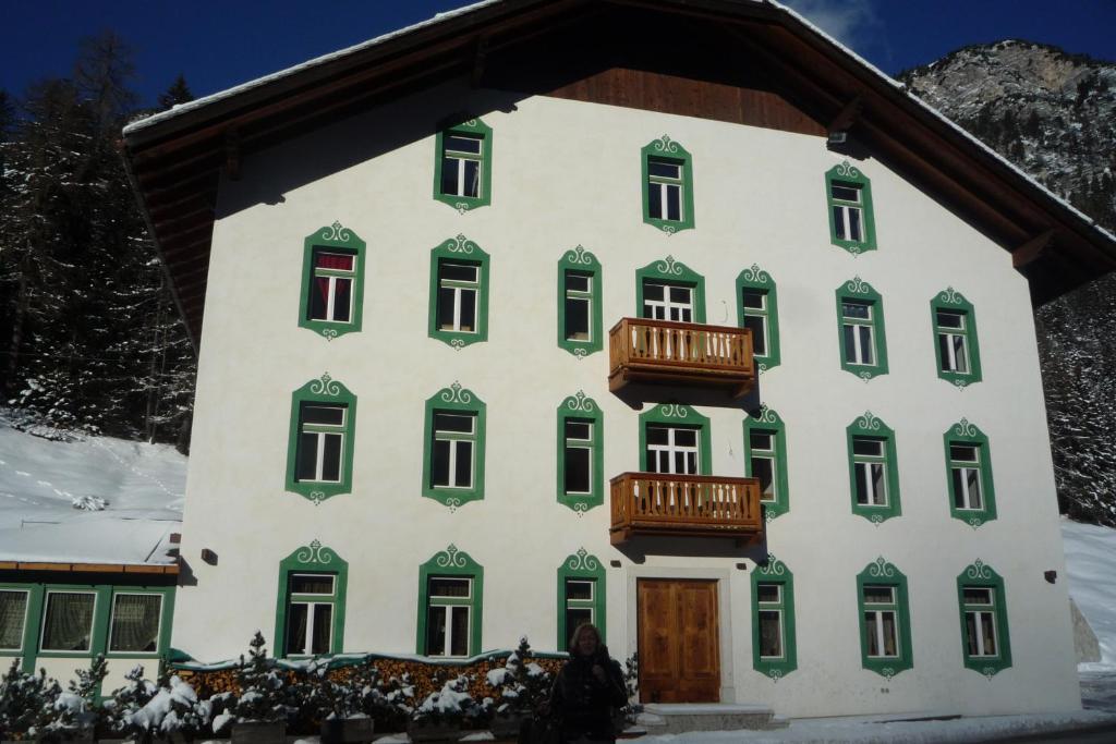 Ristorante Rifugio Ospitale Hotel Cortina dʼAmpezzo Eksteriør billede