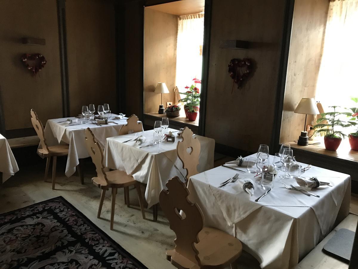 Ristorante Rifugio Ospitale Hotel Cortina dʼAmpezzo Eksteriør billede