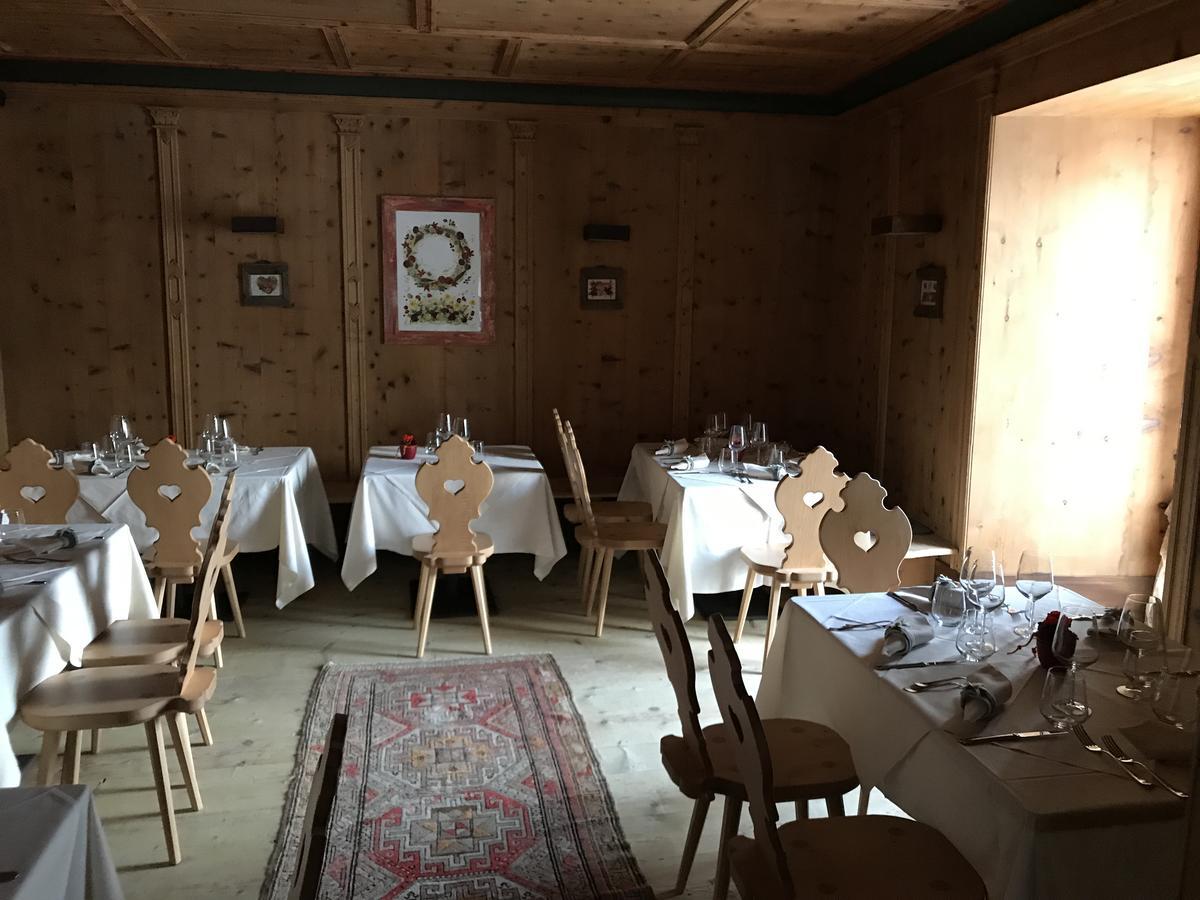 Ristorante Rifugio Ospitale Hotel Cortina dʼAmpezzo Eksteriør billede